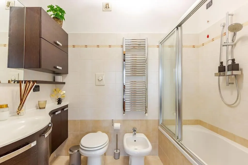 Oasi Di Relax Con Box Privato E Balcone, Vicino M1 Διαμέρισμα Μιλάνο Ιταλία