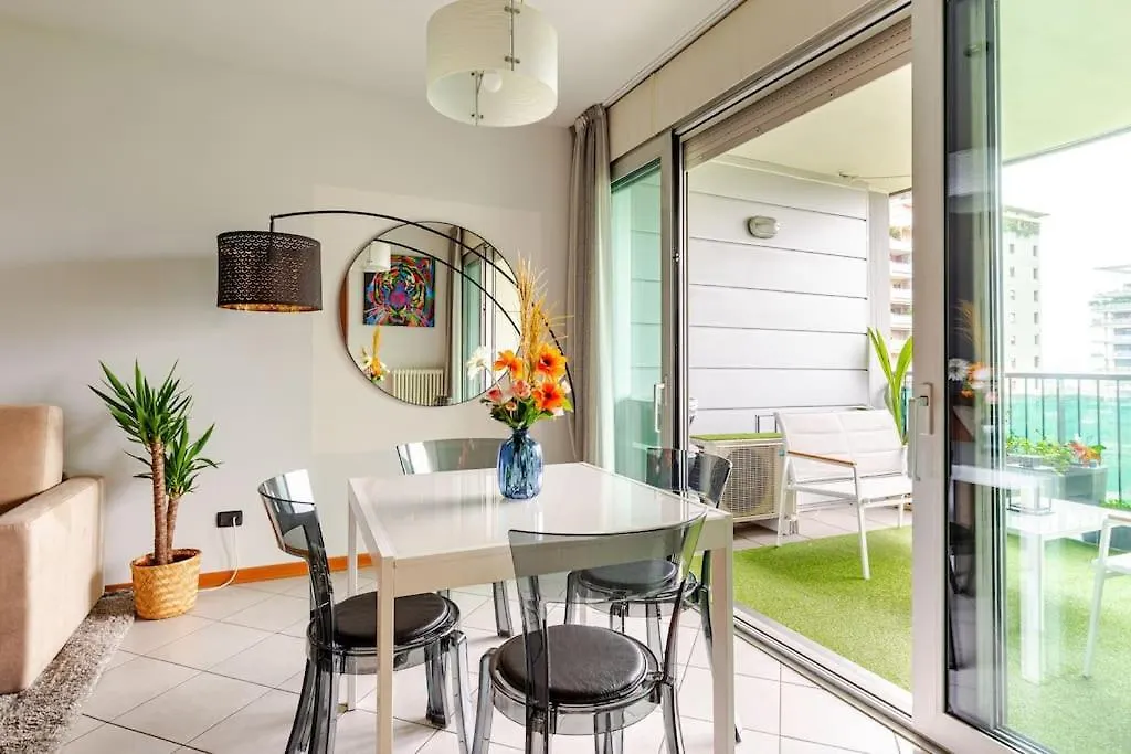 Oasi Di Relax Con Box Privato E Balcone, Vicino M1 Apartment Milan